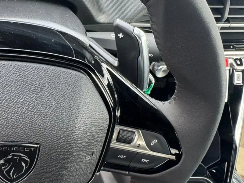 Peugeot 2008 nuova a Salerno (17)