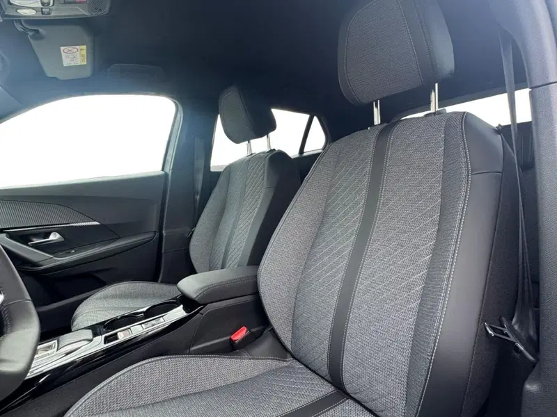 Peugeot 2008 nuova a Salerno (6)