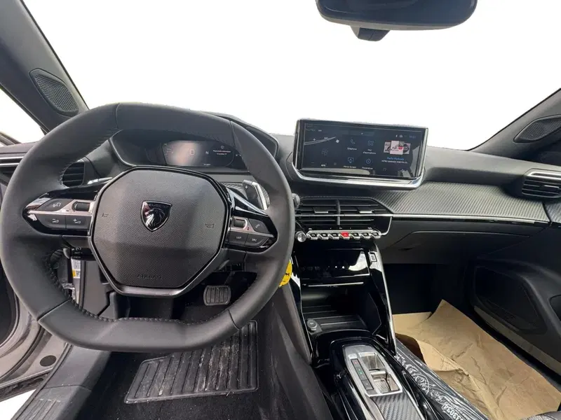 Peugeot 2008 nuova a Salerno (8)