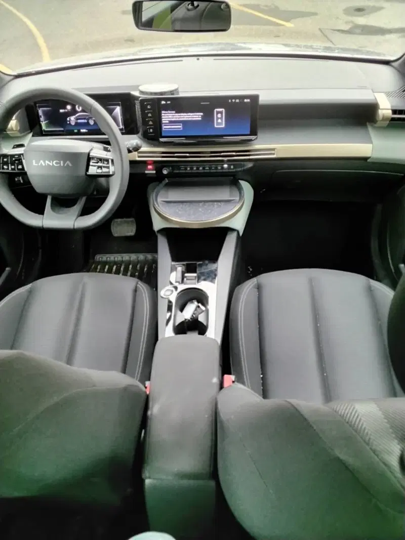 Lancia Ypsilon usata a Salerno (13)