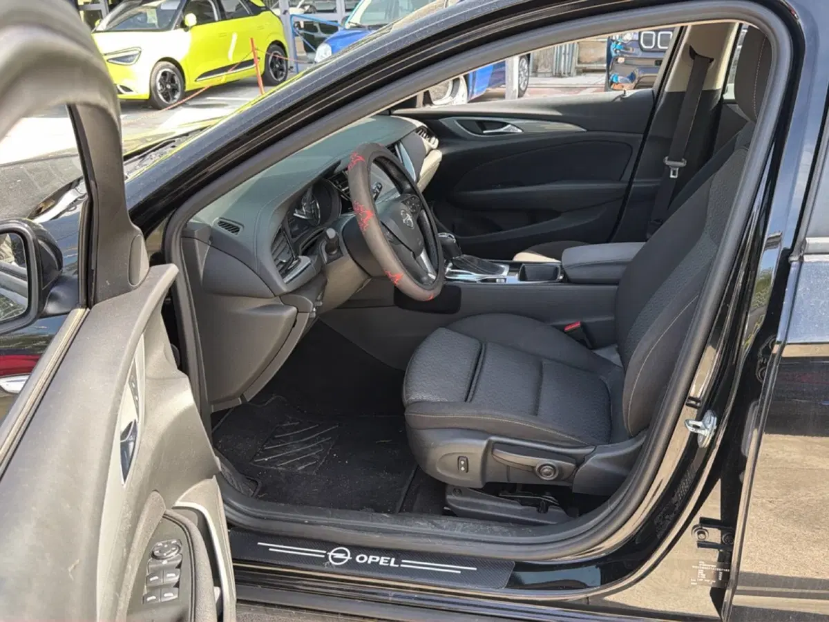 Opel Insignia Station Wagon nuova a Frosinone (8)