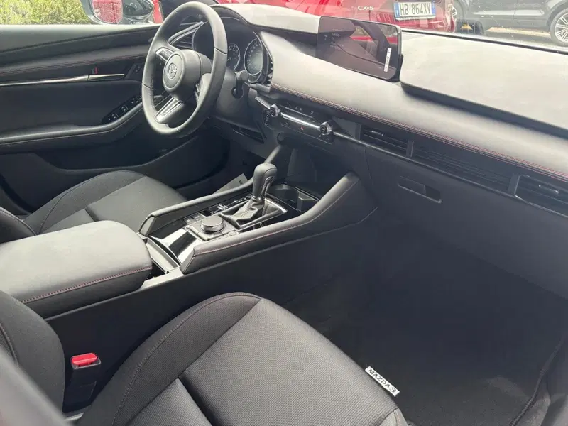 Mazda Mazda3 nuova a Frosinone (8)