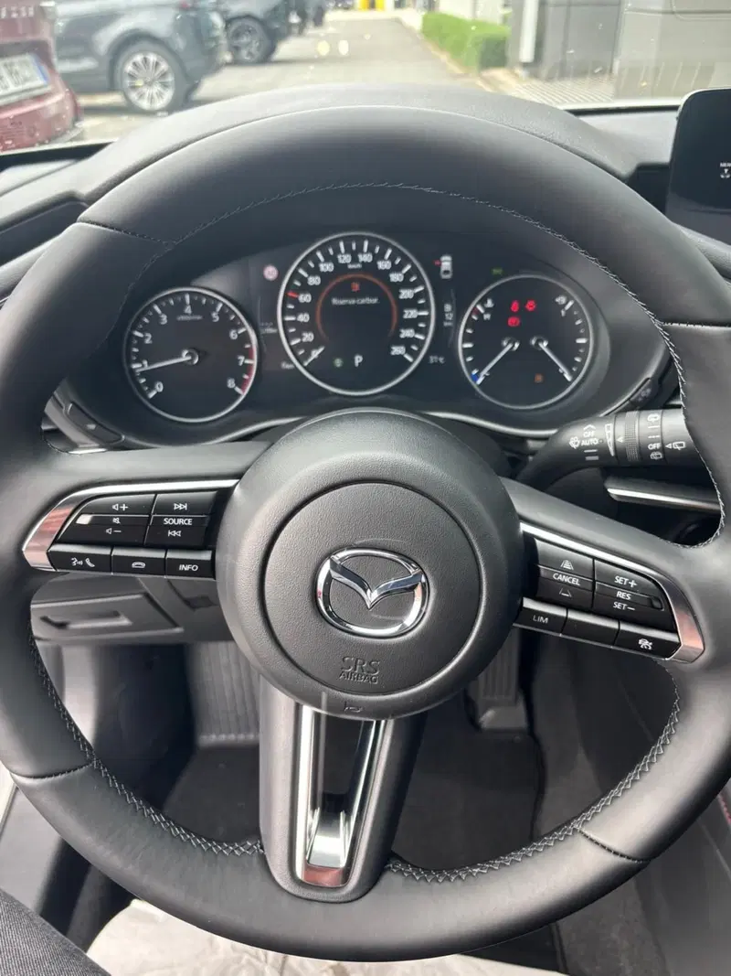 Mazda Mazda3 nuova a Frosinone (9)