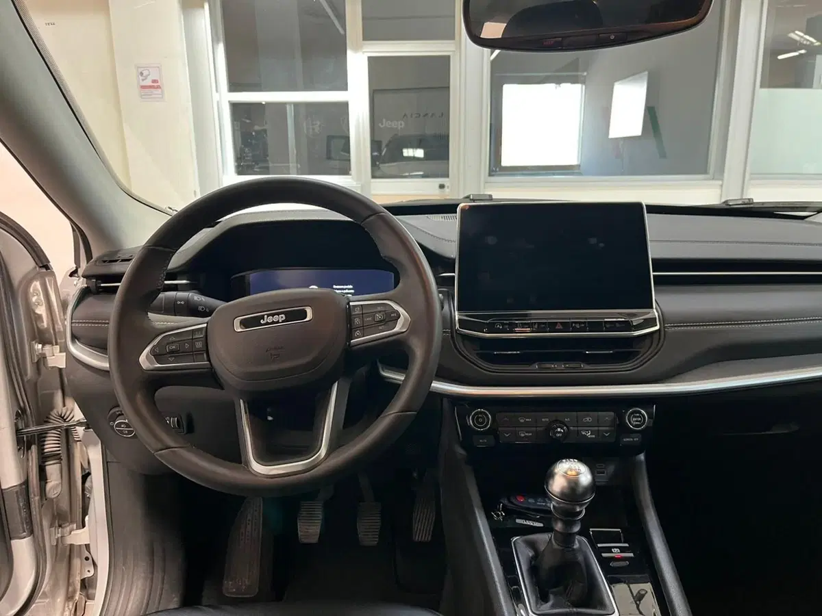 Jeep Compass usata a Lucca (11)