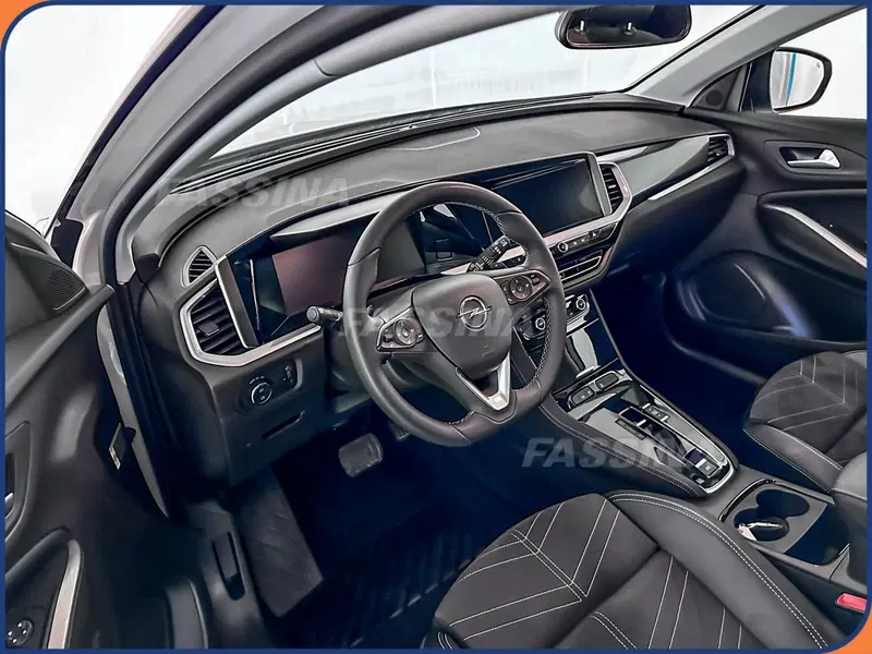 Opel Grandland usata a Milano (9)