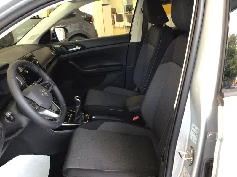 Volkswagen T-Cross nuova a Genova (12)