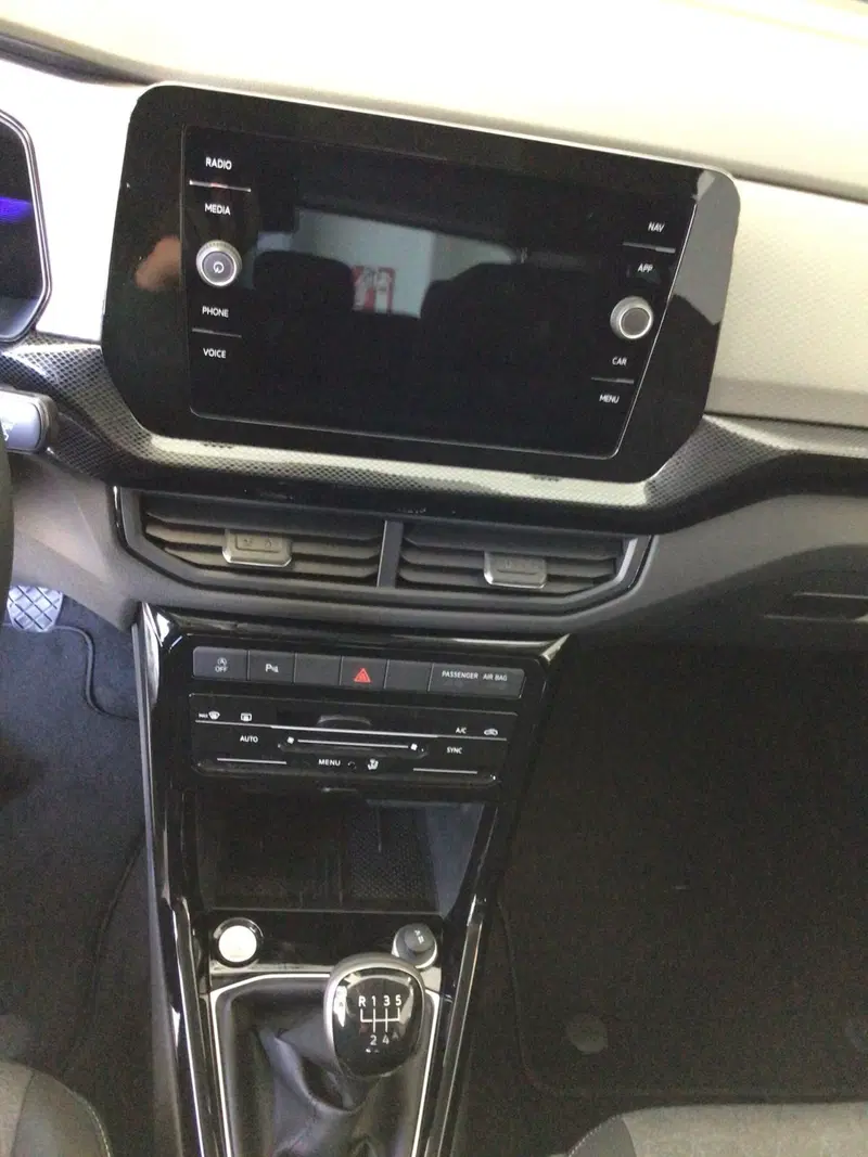 Volkswagen T-Cross nuova a Genova (14)