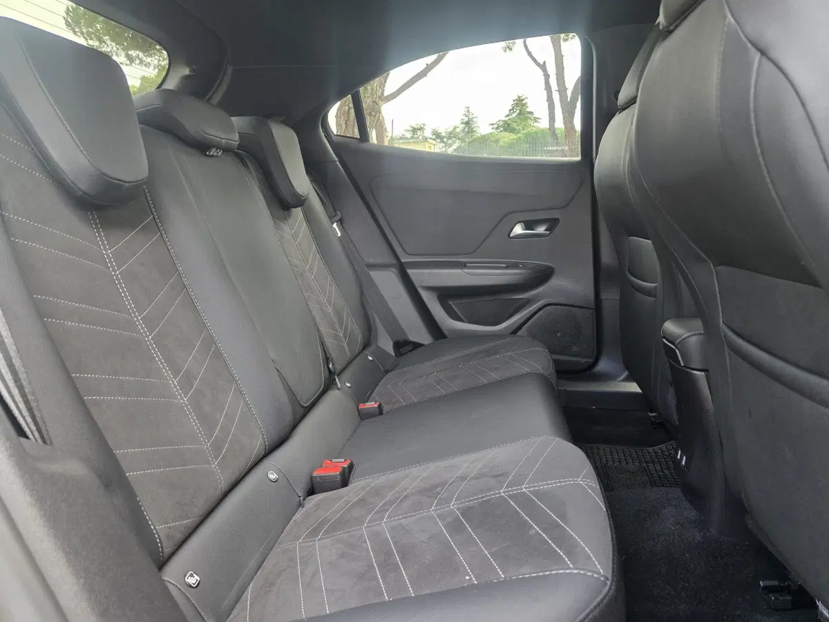 Opel Mokka usata a Massa-Carrara (13)