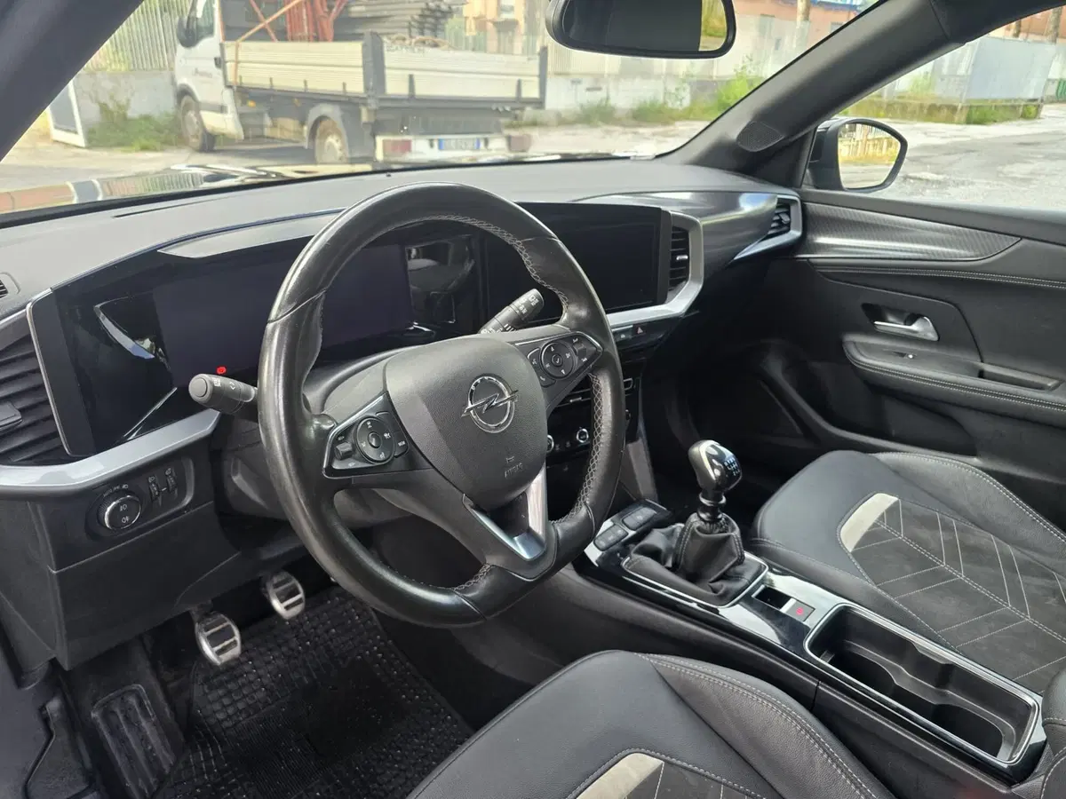 Opel Mokka usata a Massa-Carrara (16)