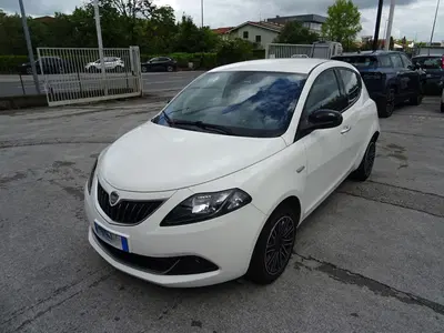 Lancia Ypsilon 1.0 FireFly 5 porte S&amp;S Hybrid Gold Plus del 2022 usata a Lucca