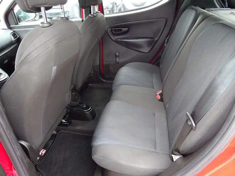 Lancia Ypsilon usata a Lucca (14)