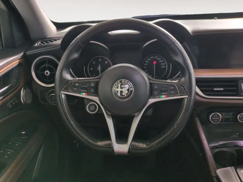 Alfa Romeo Stelvio usata a Agrigento (11)