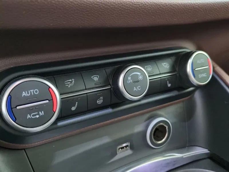 Alfa Romeo Stelvio usata a Agrigento (15)