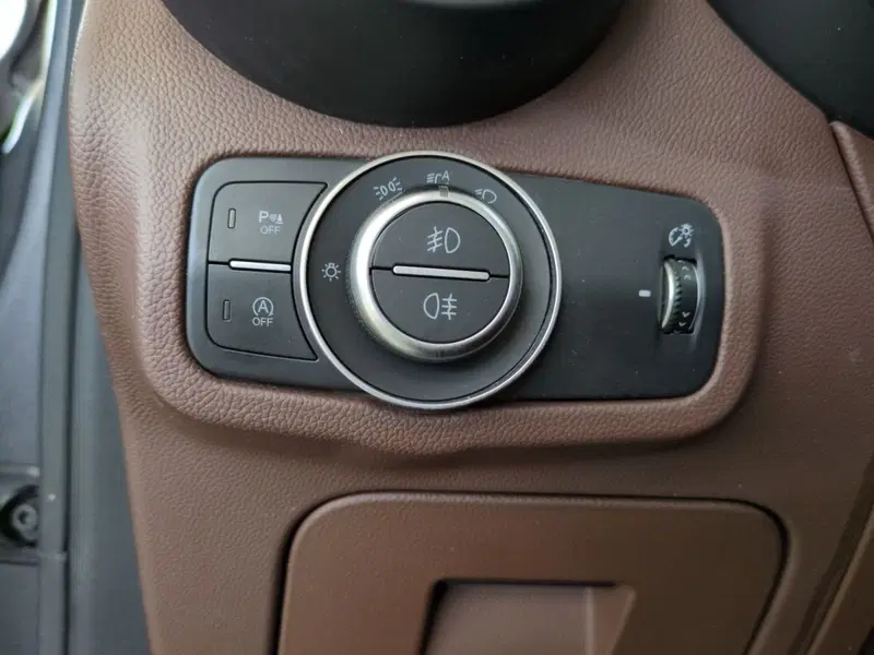 Alfa Romeo Stelvio usata a Agrigento (17)
