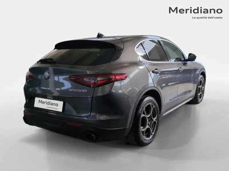 Alfa Romeo Stelvio usata a Agrigento (5)