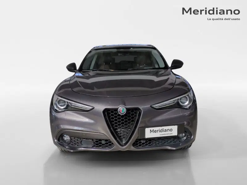 Alfa Romeo Stelvio usata a Agrigento (7)