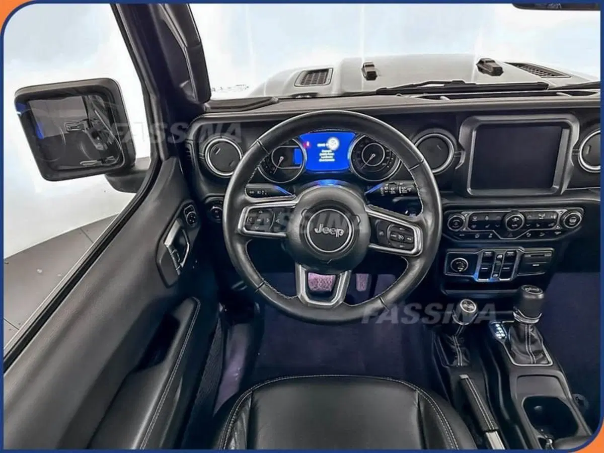 Jeep Wrangler Unlimited usata a Milano (10)