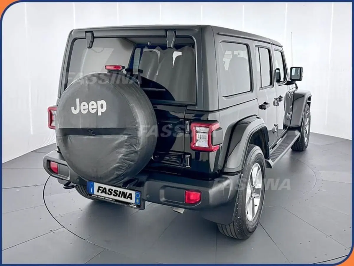 Jeep Wrangler Unlimited usata a Milano (6)