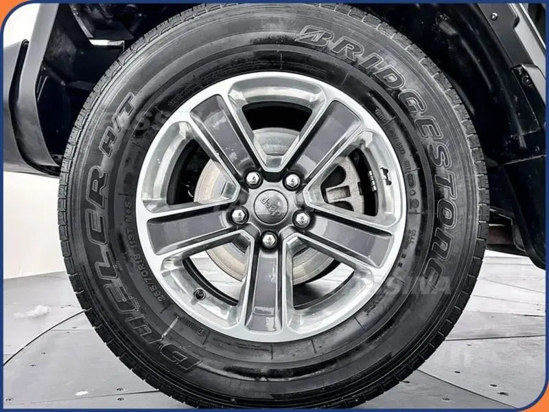Jeep Wrangler Unlimited usata a Milano (7)