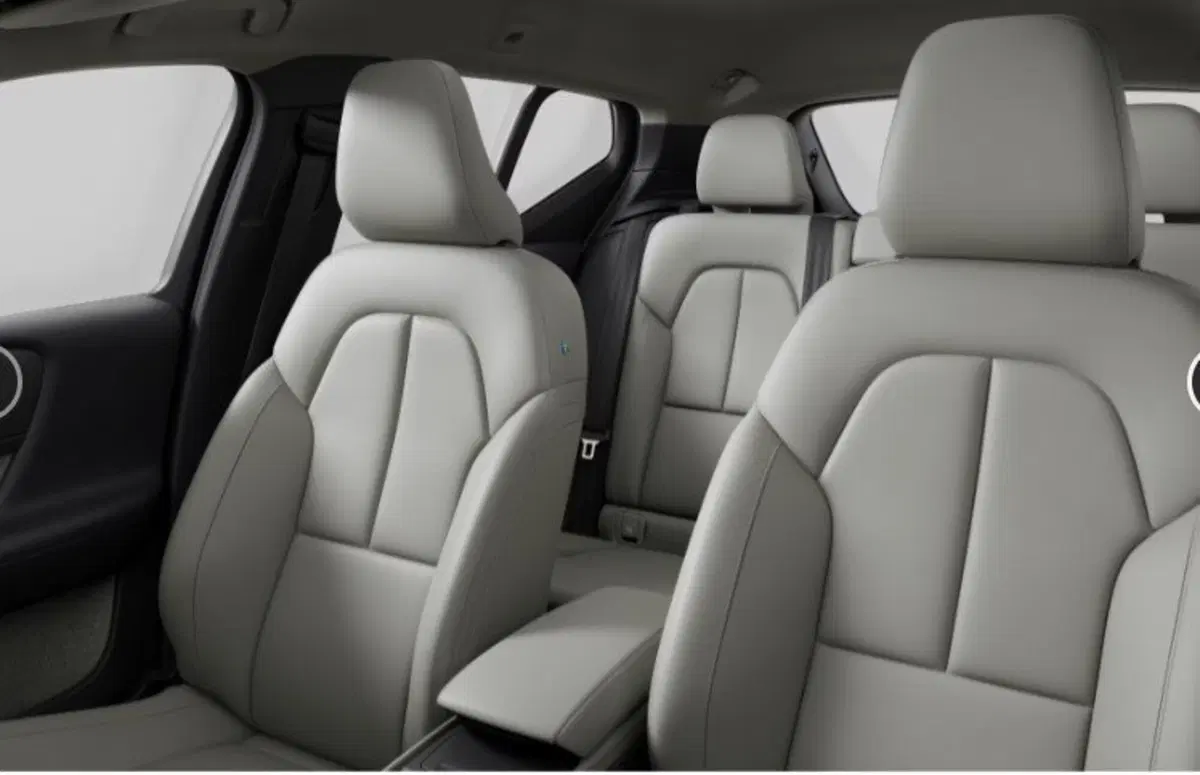 Volvo XC40 nuova a Milano (11)