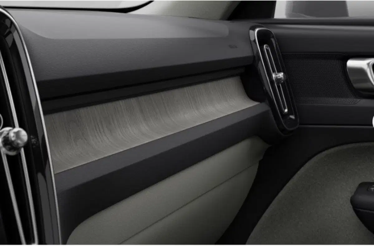 Volvo XC40 nuova a Milano (12)