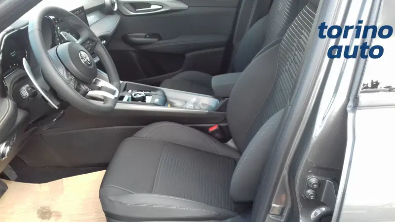 Alfa Romeo Tonale nuova a Torino (3)