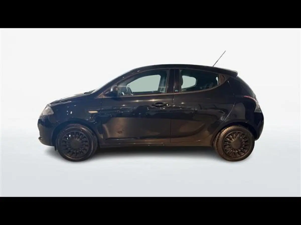 Lancia Ypsilon usata a Firenze (2)