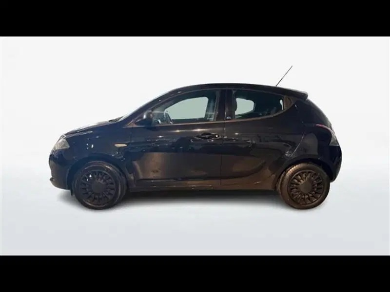 Lancia Ypsilon usata a Firenze (2)