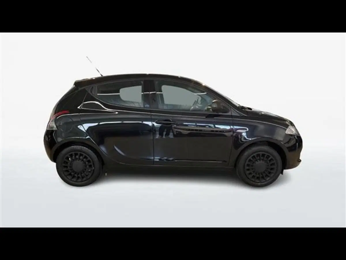 Lancia Ypsilon usata a Firenze (4)