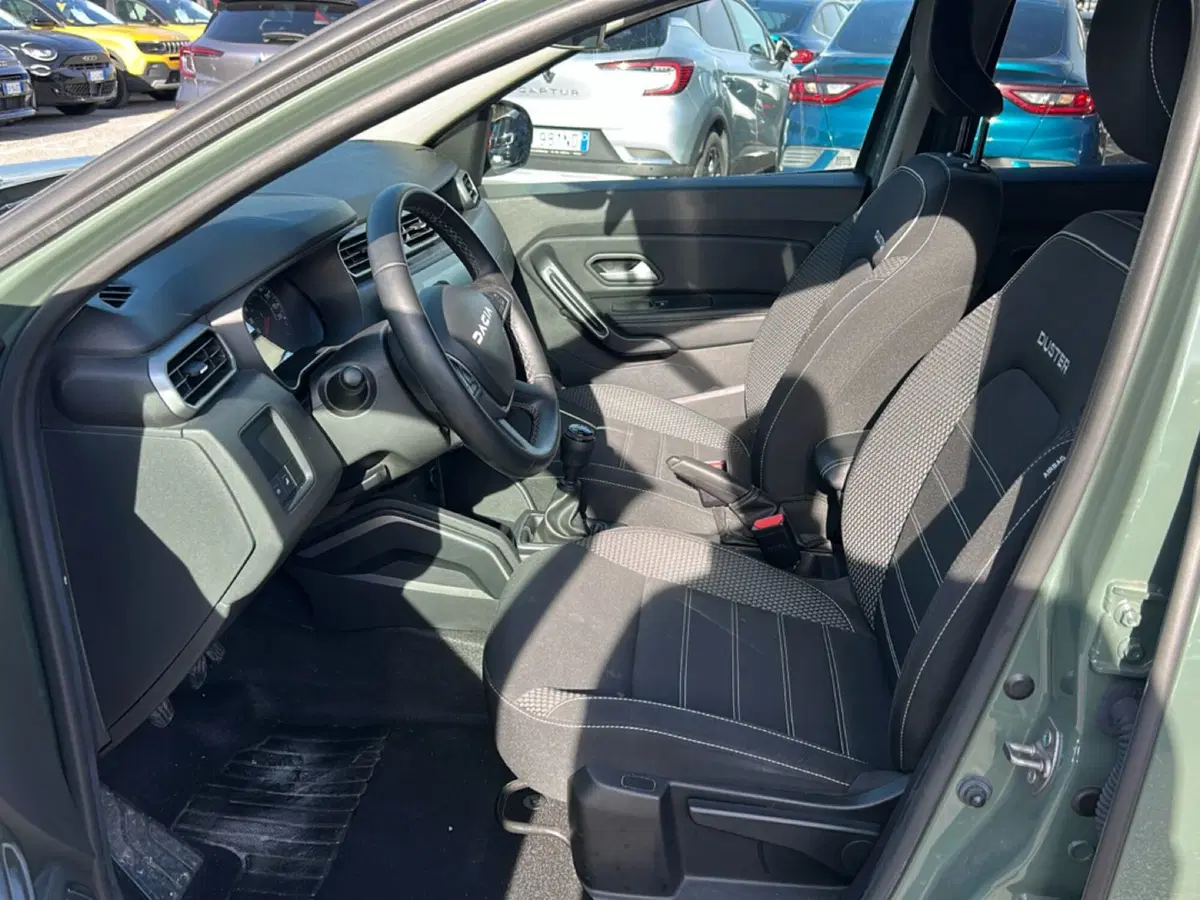 Dacia Duster usata a Latina (13)