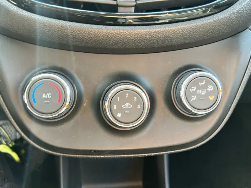 Opel Karl usata a Latina (18)