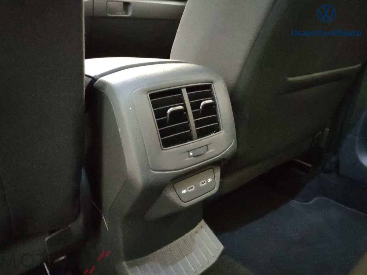 Volkswagen T-Roc usata a Varese (12)