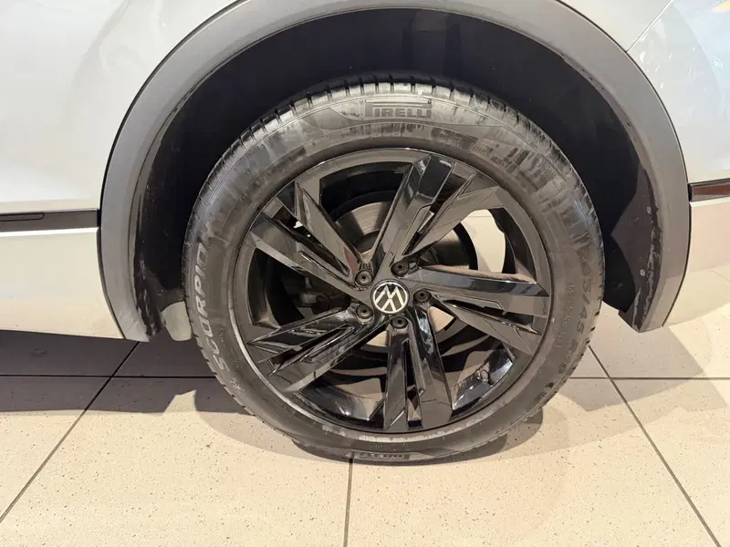 Volkswagen Tiguan usata a Genova (15)