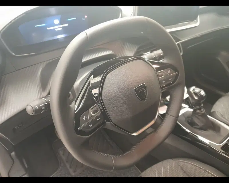 Peugeot 208 nuova a Alessandria (10)