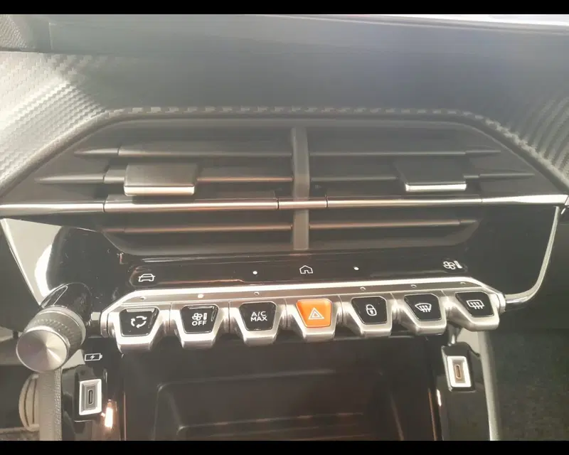 Peugeot 208 nuova a Alessandria (18)