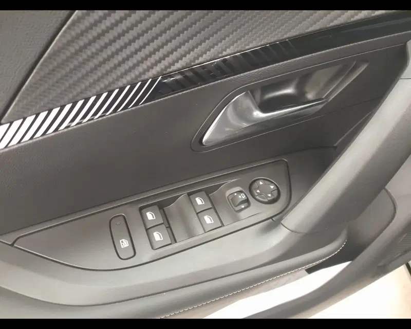 Peugeot 2008 nuova a Alessandria (17)