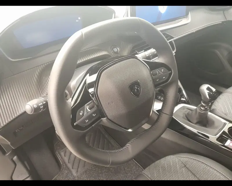 Peugeot 2008 nuova a Alessandria (9)