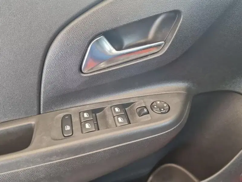 Opel Corsa usata a Salerno (9)