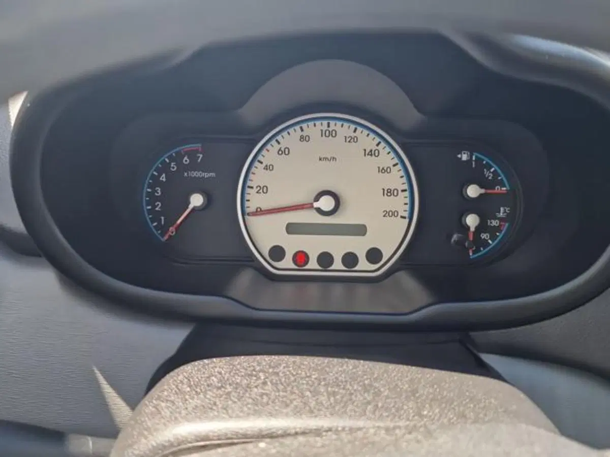 Hyundai i10 usata a Salerno (11)
