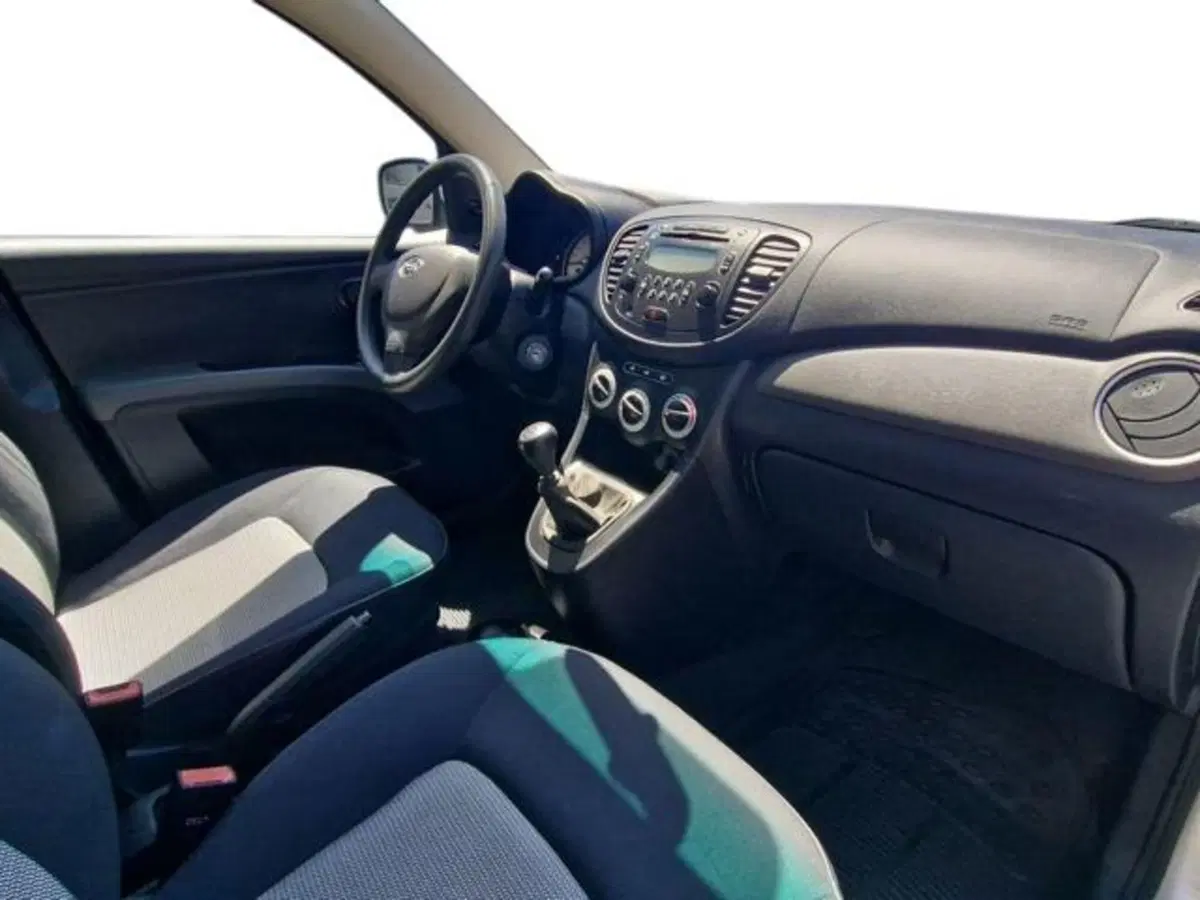 Hyundai i10 usata a Salerno (13)