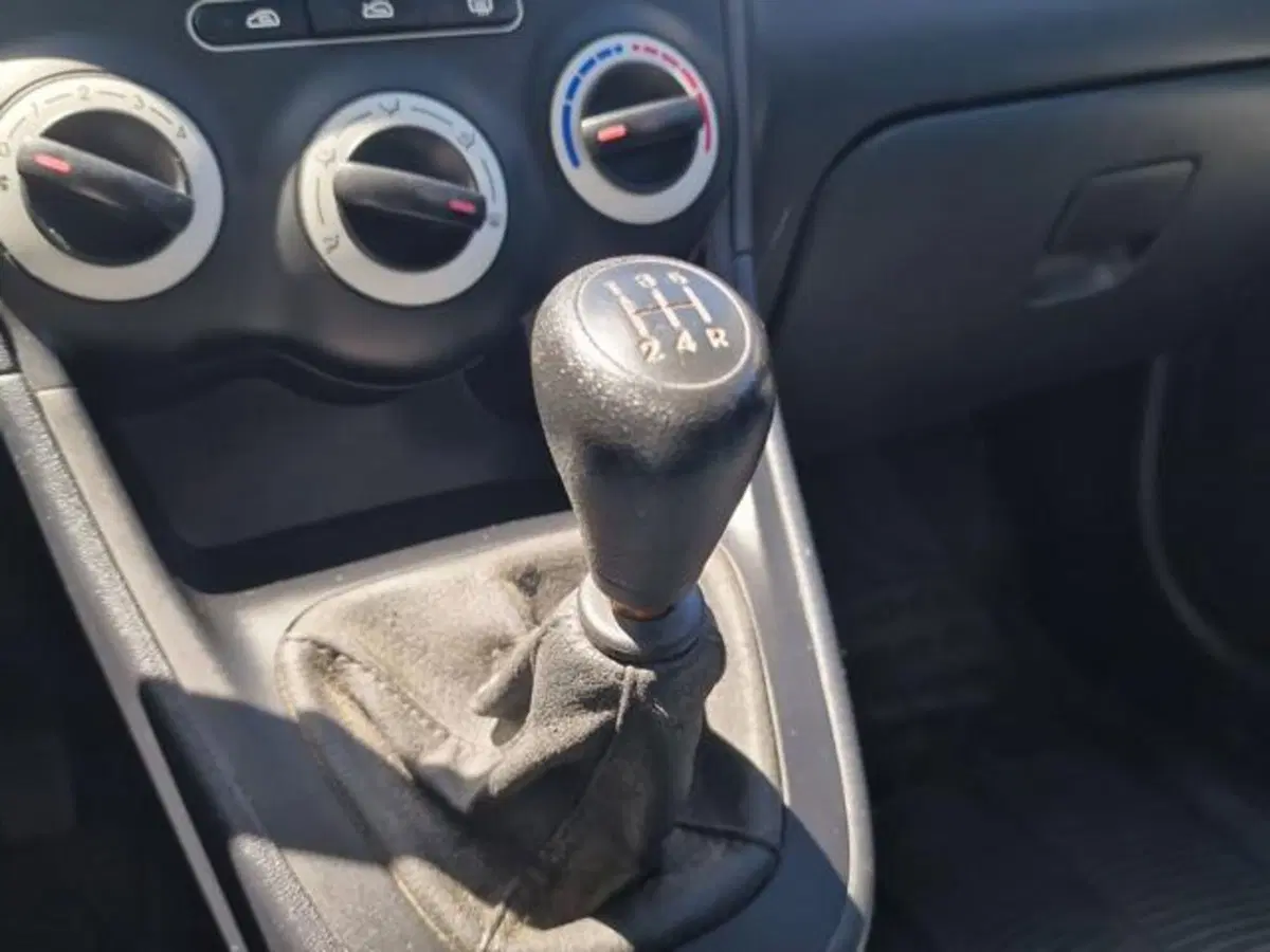 Hyundai i10 usata a Salerno (17)