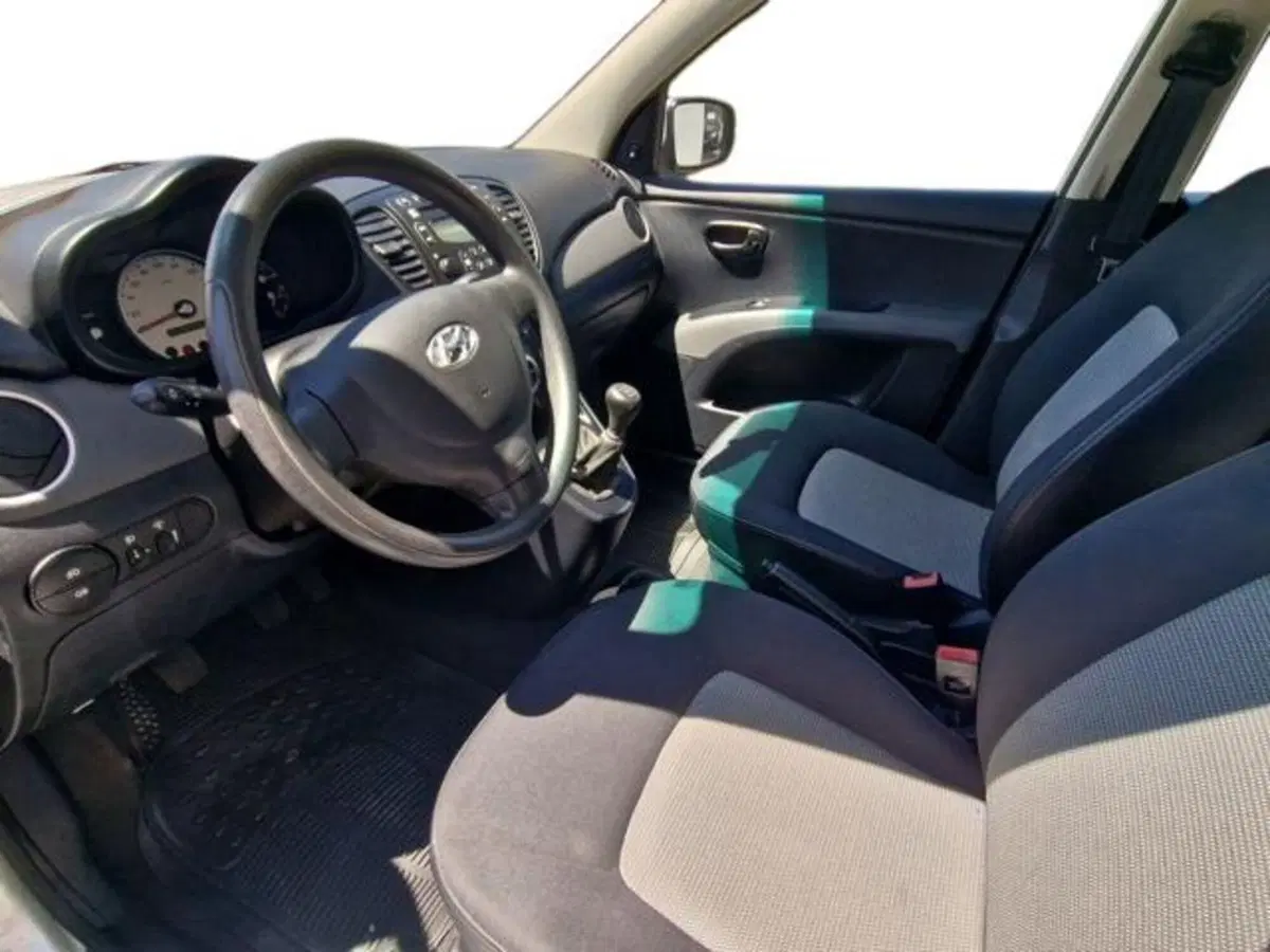 Hyundai i10 usata a Salerno (9)