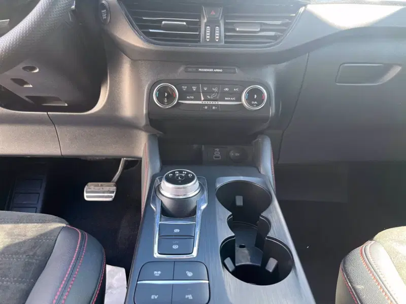 Ford Kuga usata a Milano (16)