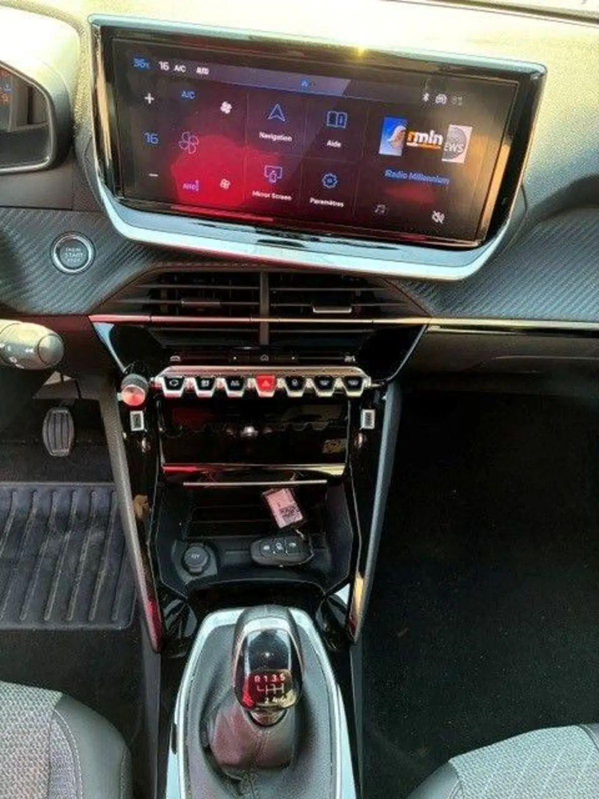 Peugeot 2008 usata a Milano (12)