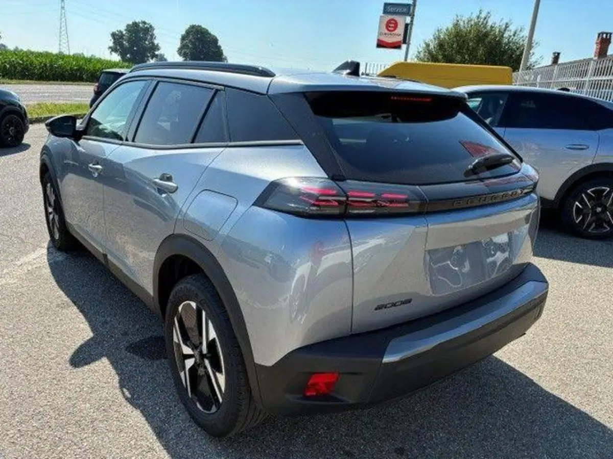 Peugeot 2008 usata a Milano (3)