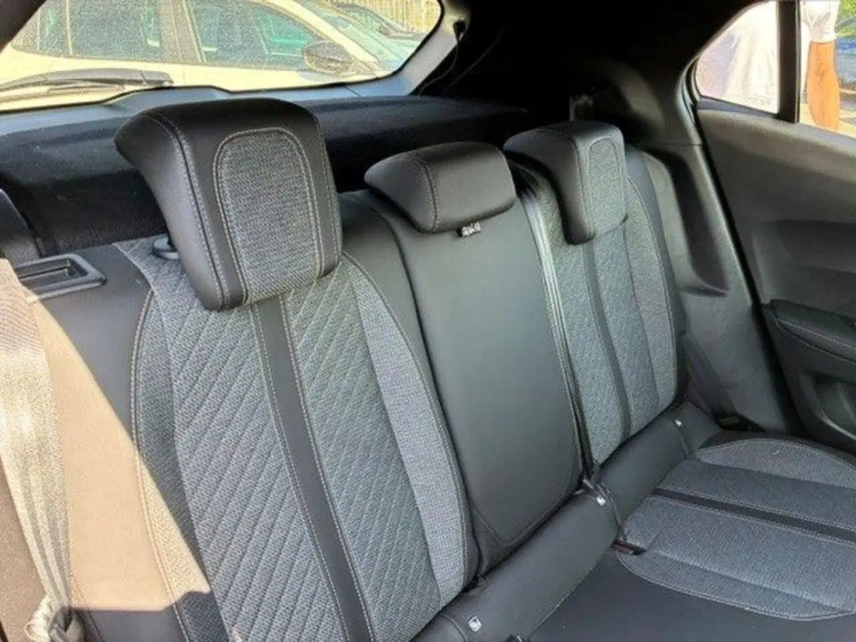 Peugeot 2008 usata a Milano (8)