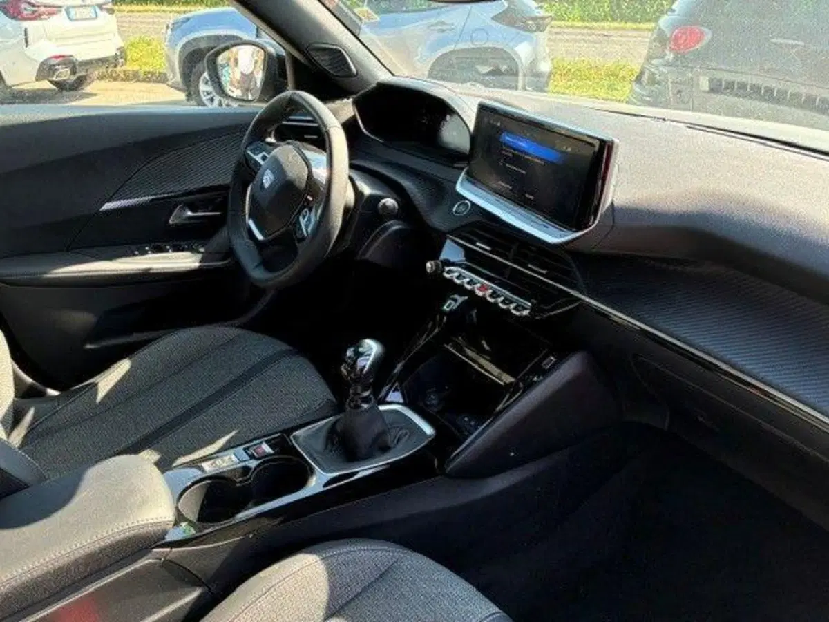 Peugeot 2008 usata a Milano (9)