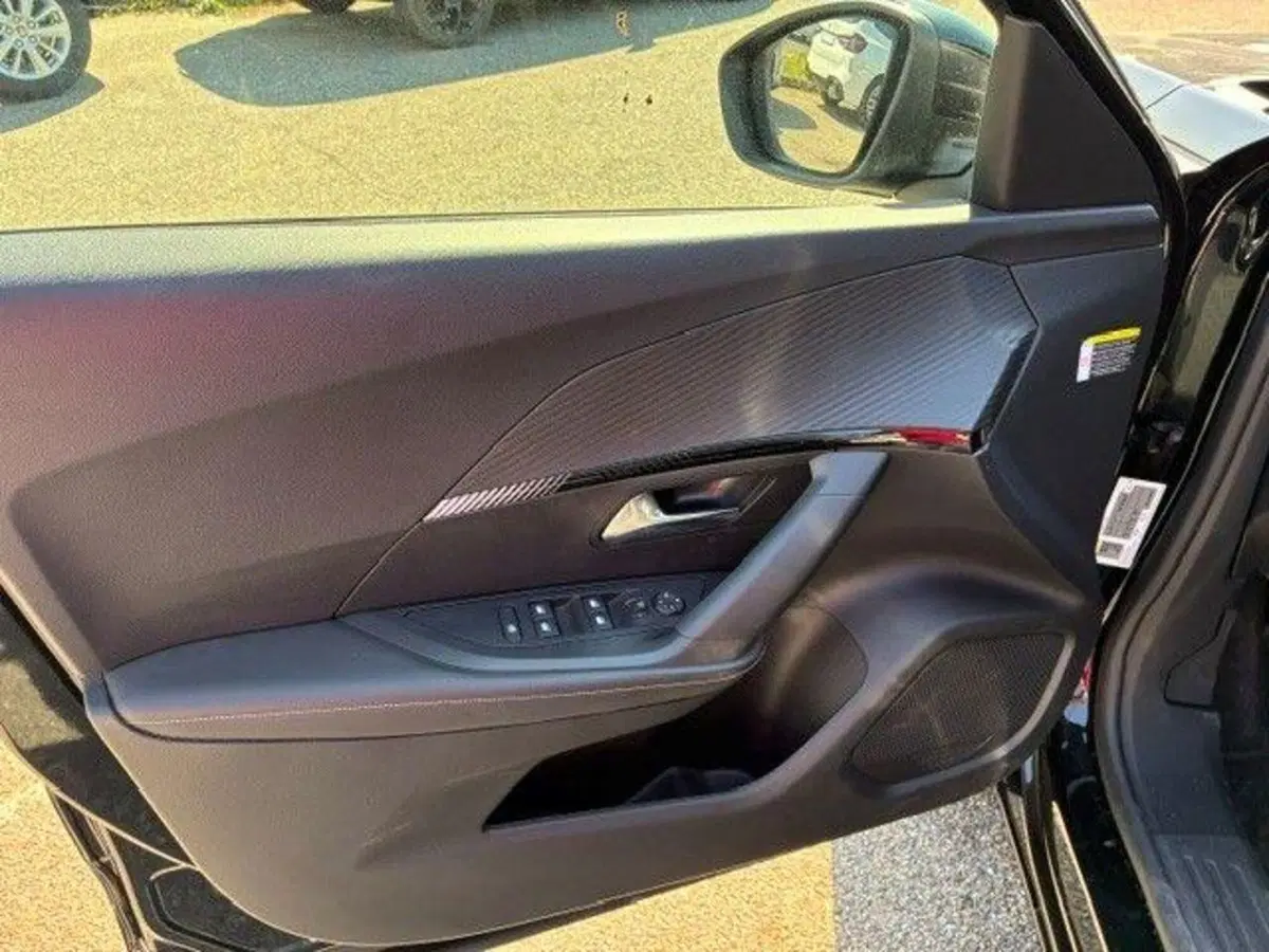 Peugeot 2008 usata a Milano (11)