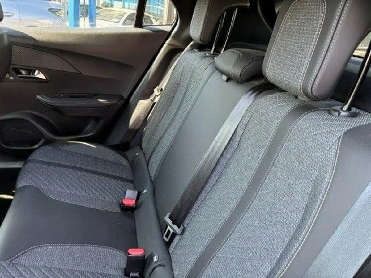 Peugeot 2008 usata a Milano (15)