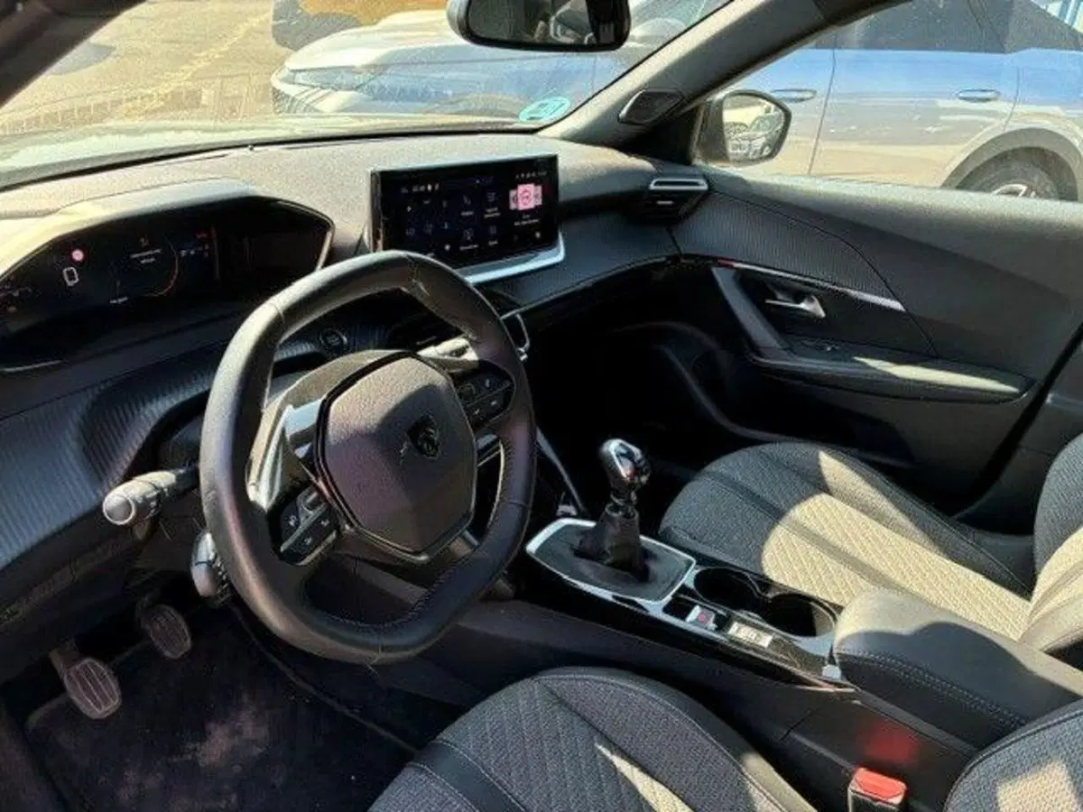 Peugeot 2008 usata a Milano (9)